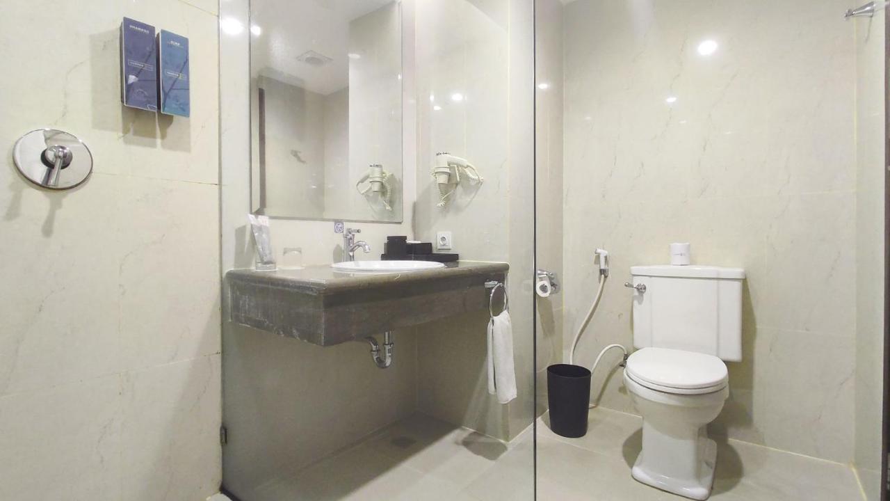 Harper Perintis By Aston Hotell Makassar Eksteriør bilde