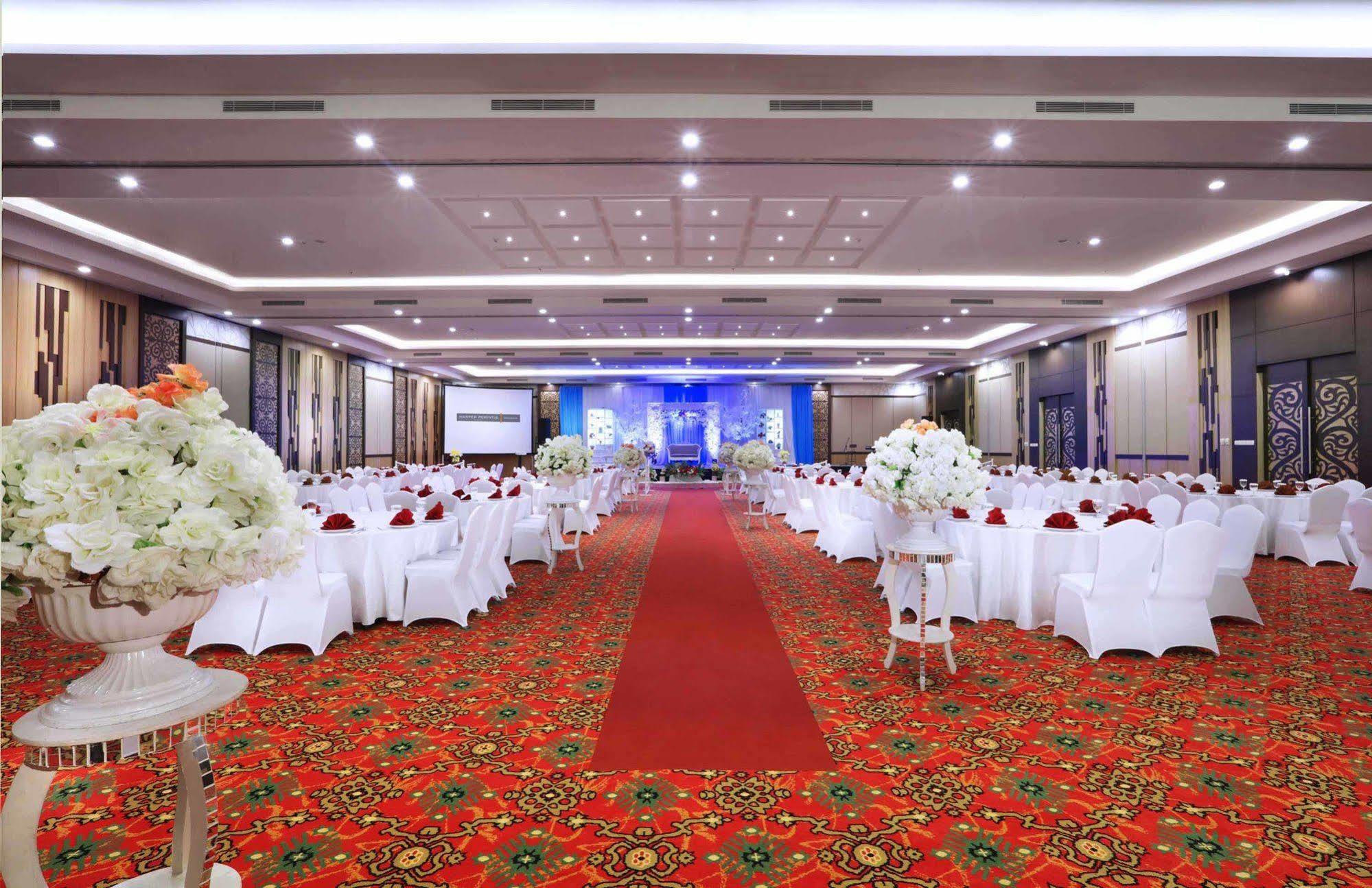 Harper Perintis By Aston Hotell Makassar Eksteriør bilde
