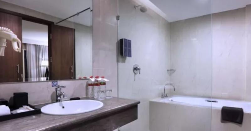 Harper Perintis By Aston Hotell Makassar Eksteriør bilde