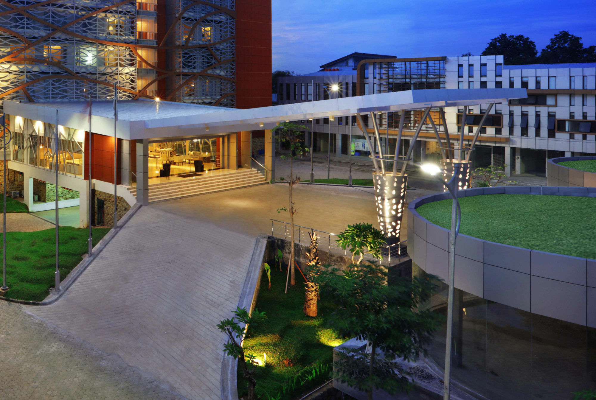 Harper Perintis By Aston Hotell Makassar Eksteriør bilde